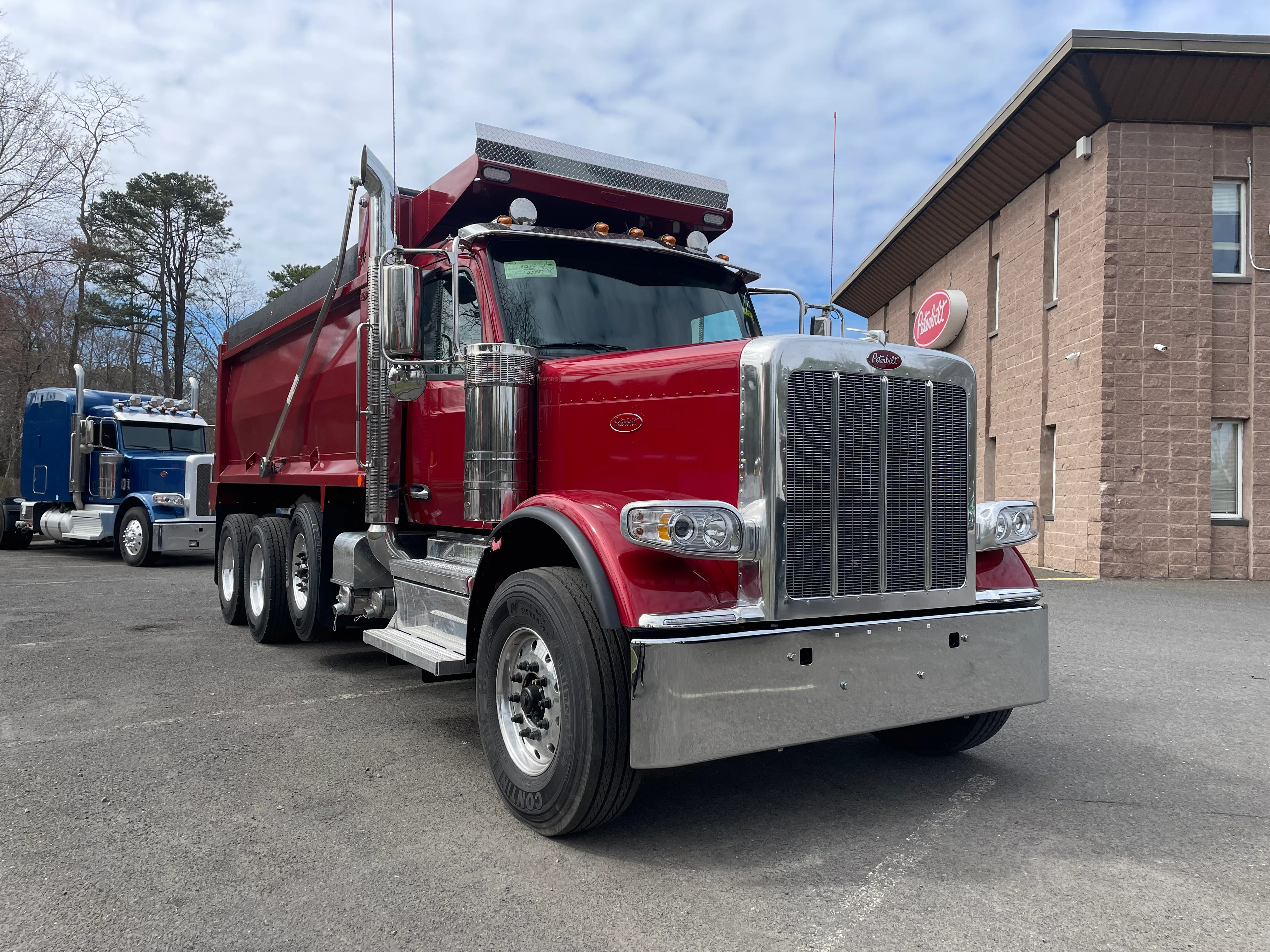2027 Peterbilt 589 in Clarksburg, WV — photo 3