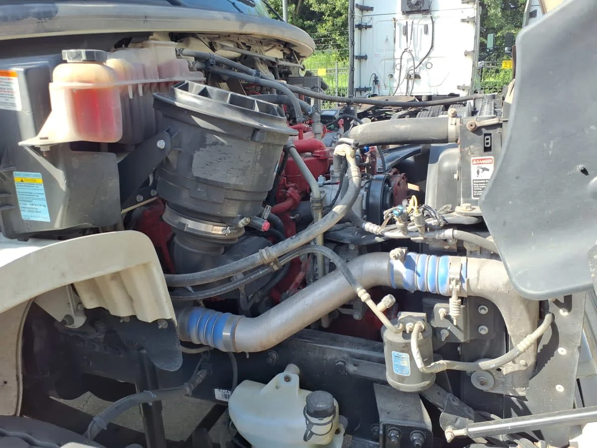 2019 Freightliner M2 106 in Houston, TX — photo 10
