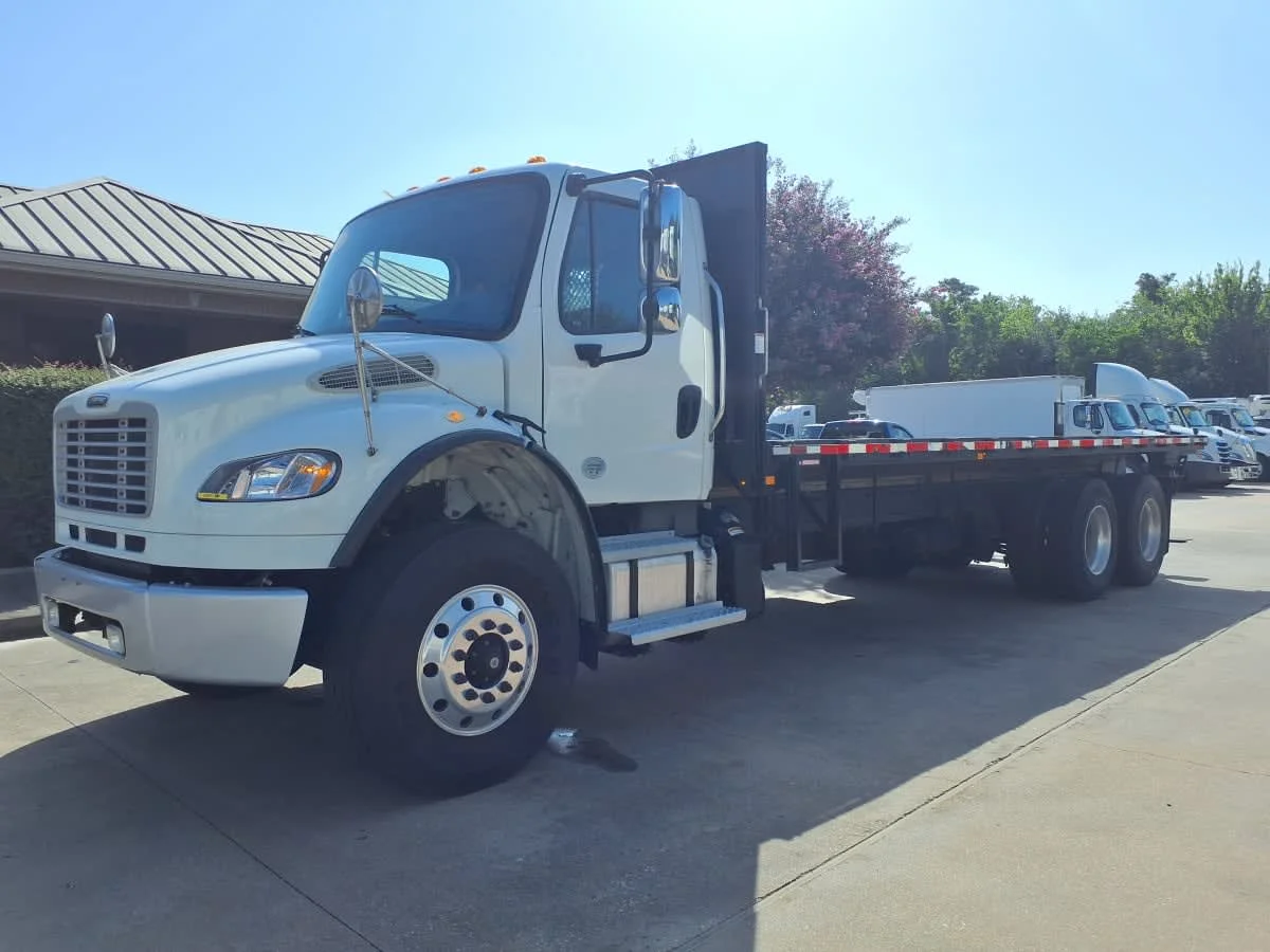 2019 Freightliner M2 106