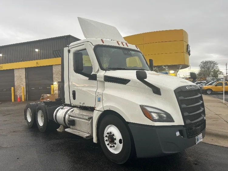 2021 Freightliner Cascadia in Springfield, MO
