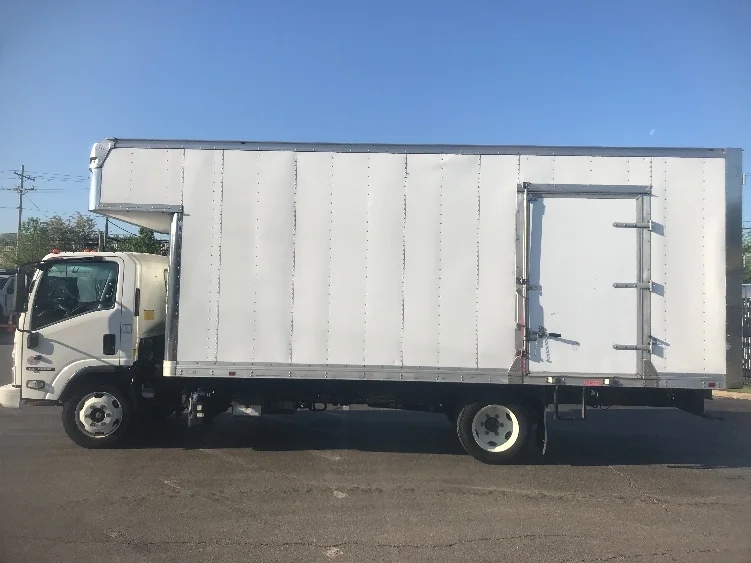 2020 Isuzu NRR in Akron, OH — photo 4