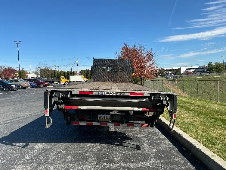 2019 International 4300 - image 7