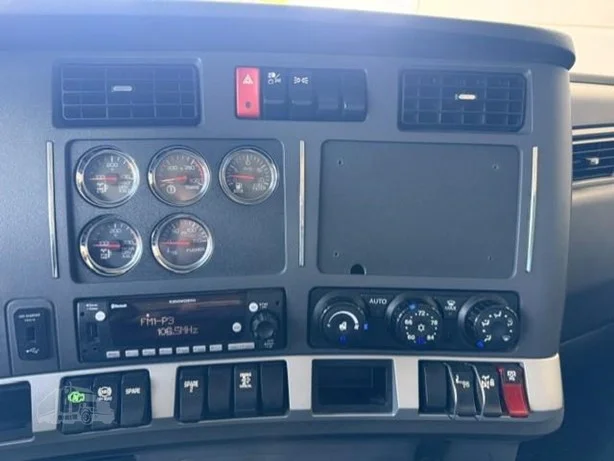 2024 Kenworth T880 in St. George, UT — photo 13