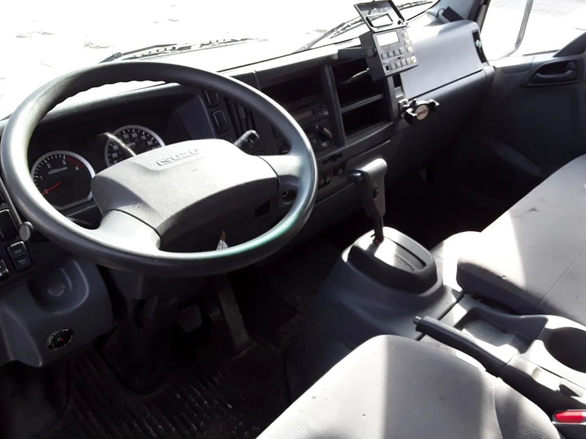 2017 Isuzu NQR - image 11