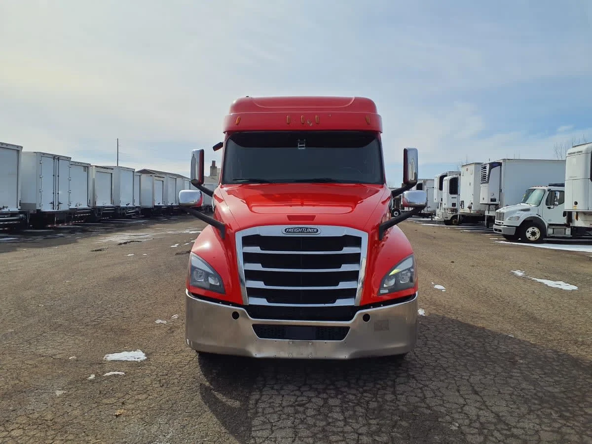 2019 Freightliner Cascadia in Wayland, MI — photo 2