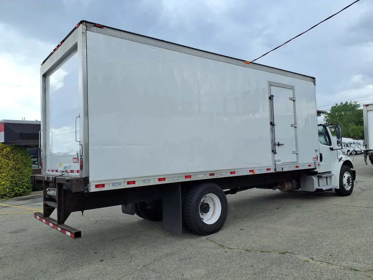 2019 Freightliner M2 106 in Warwick, RI — photo 4