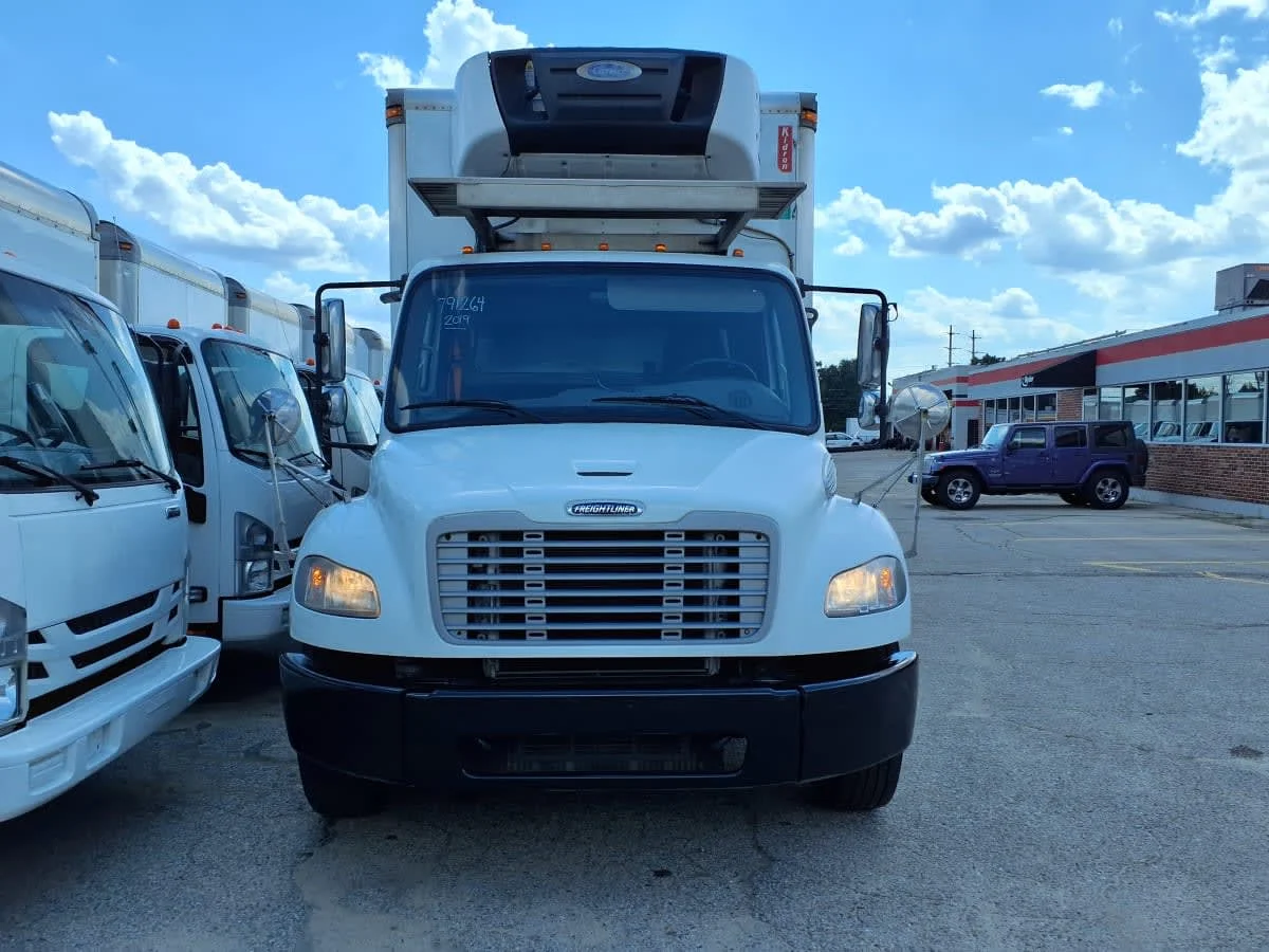 2019 Freightliner M2 106 in Warwick, RI — photo 2