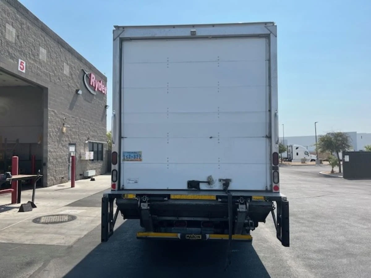 2018 International 4300 - image 5