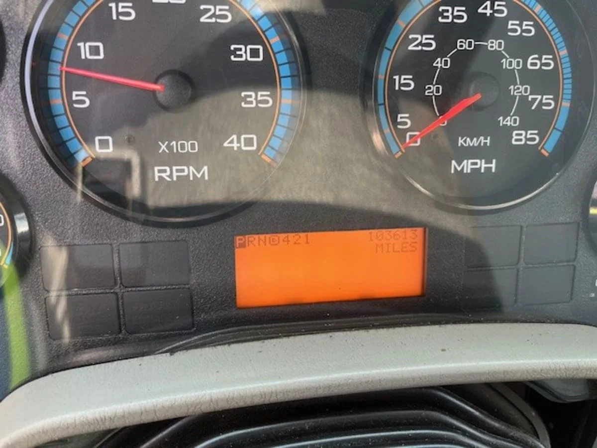 2018 International 4300 - image 10