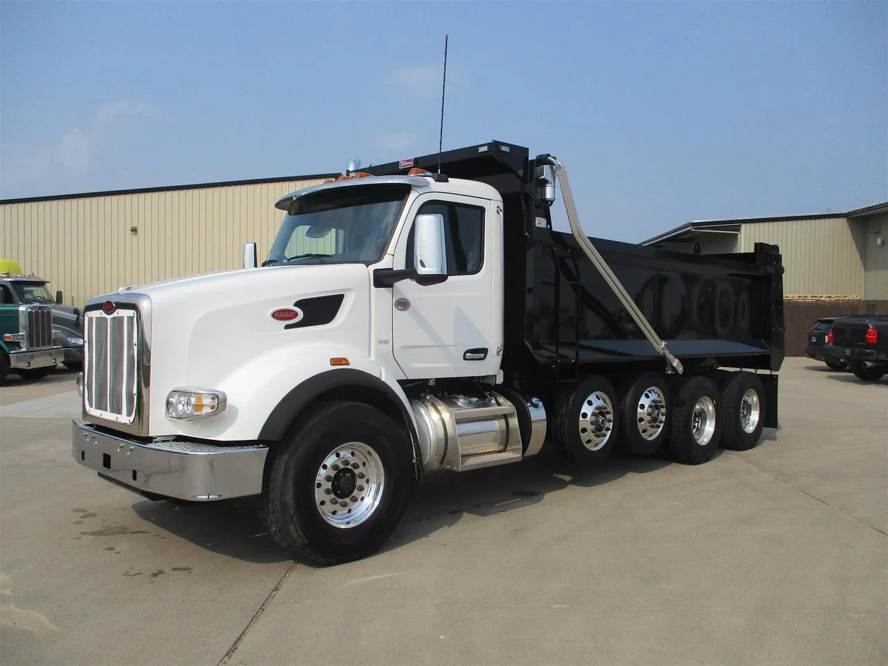 2025 Peterbilt 567 - image 12