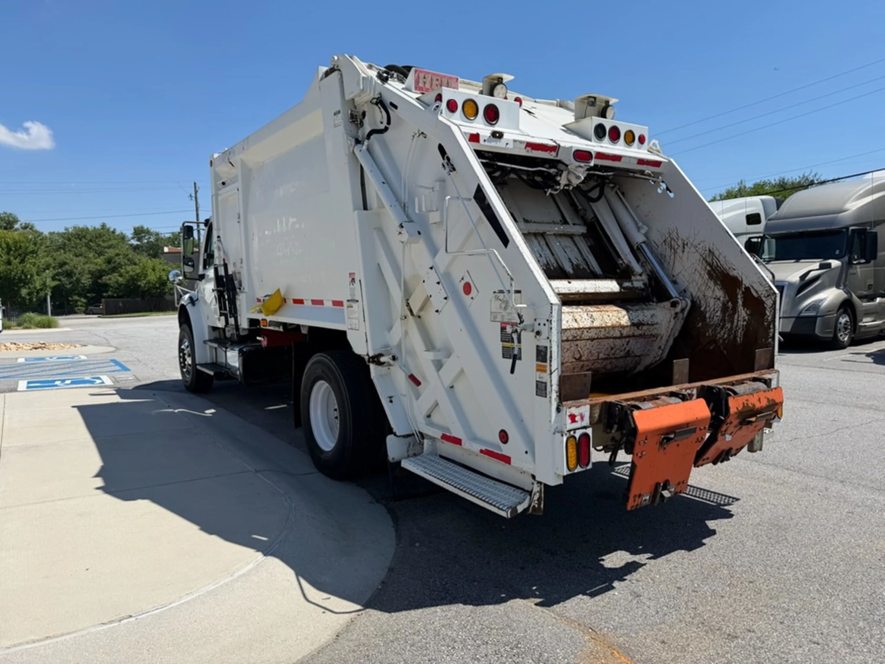 2016 Freightliner M2 106 in Savannah, GA — photo 5