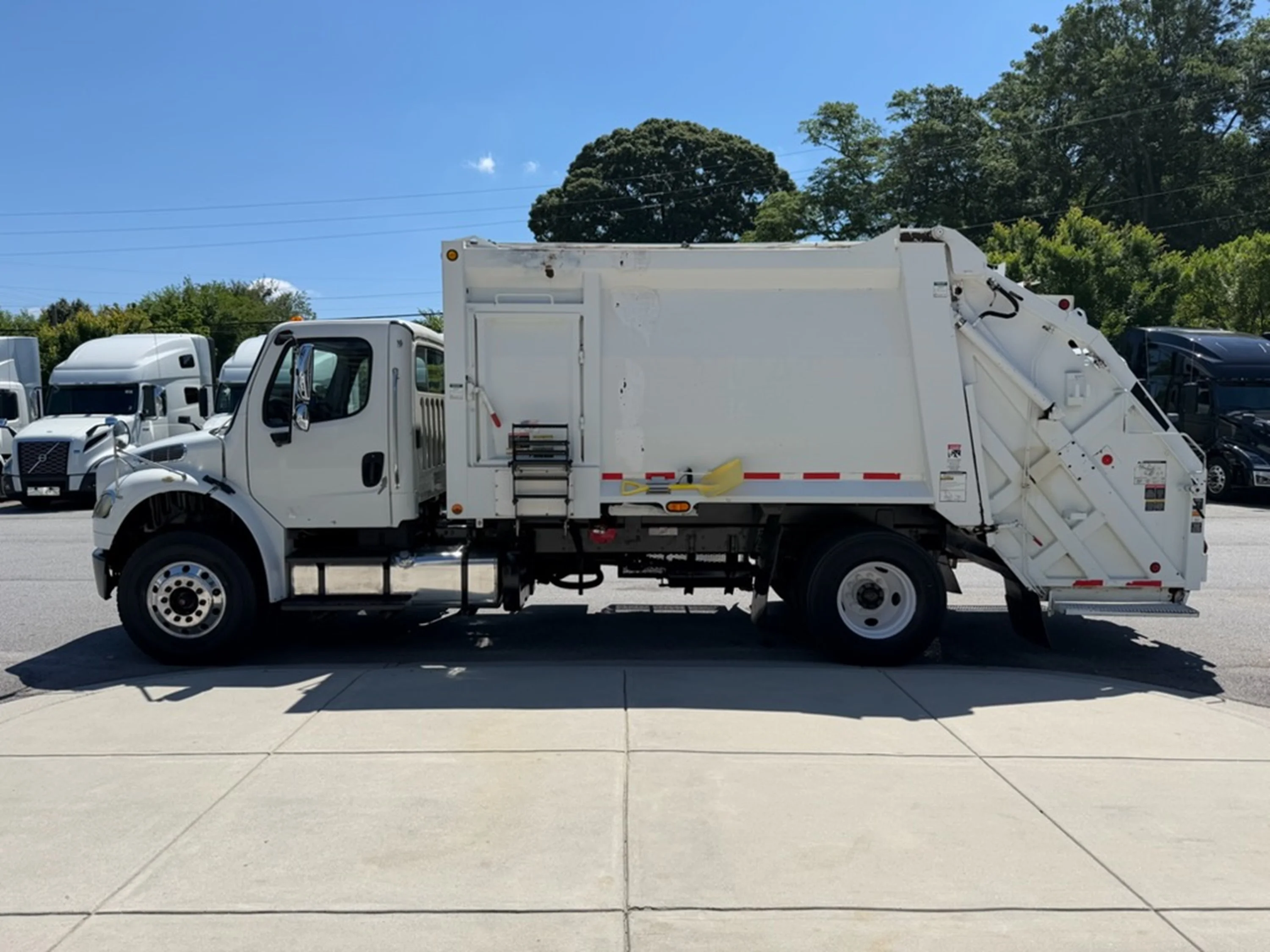 2016 Freightliner M2 106 in Savannah, GA — photo 6