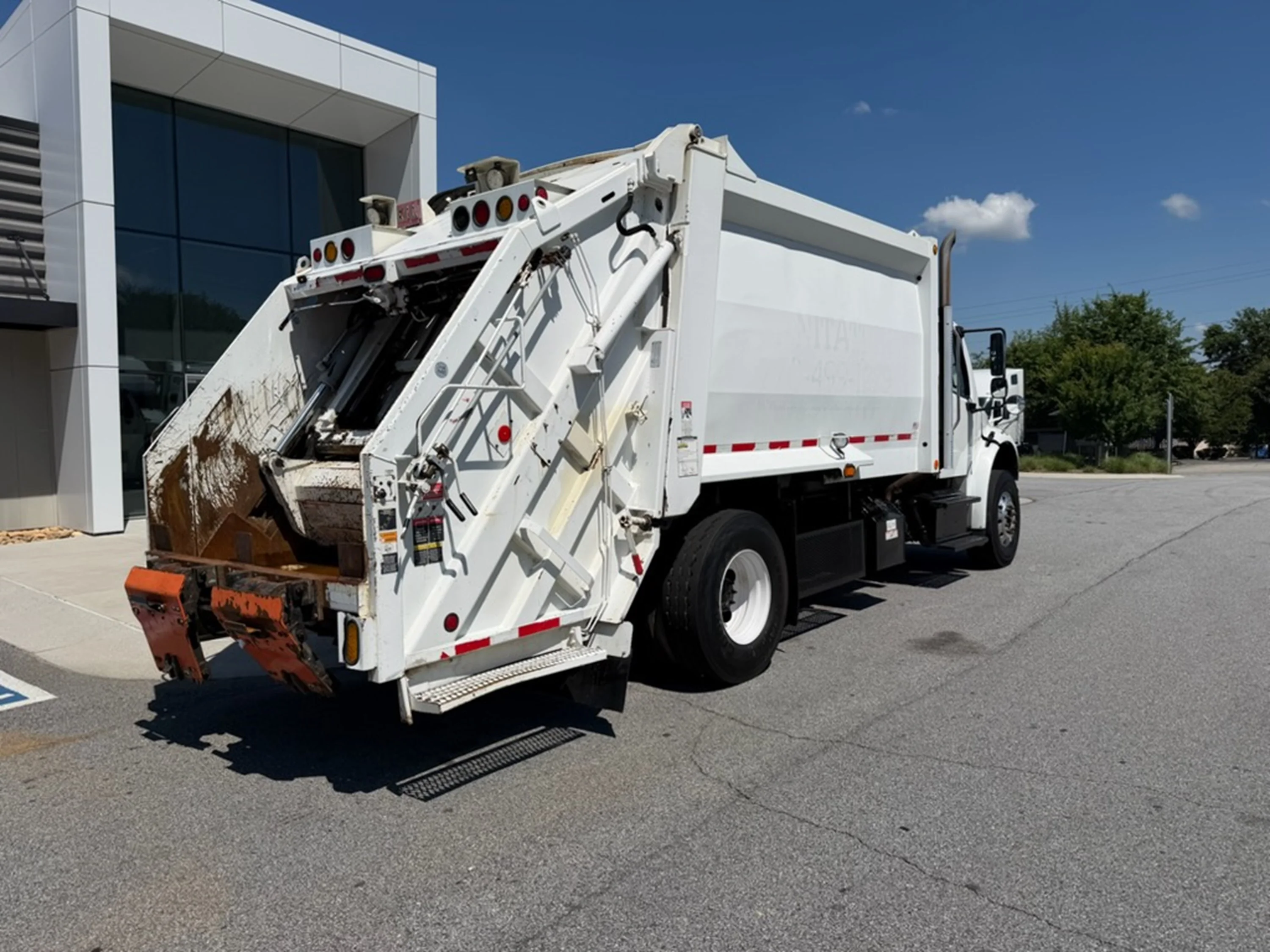 2016 Freightliner M2 106 in Savannah, GA — photo 3