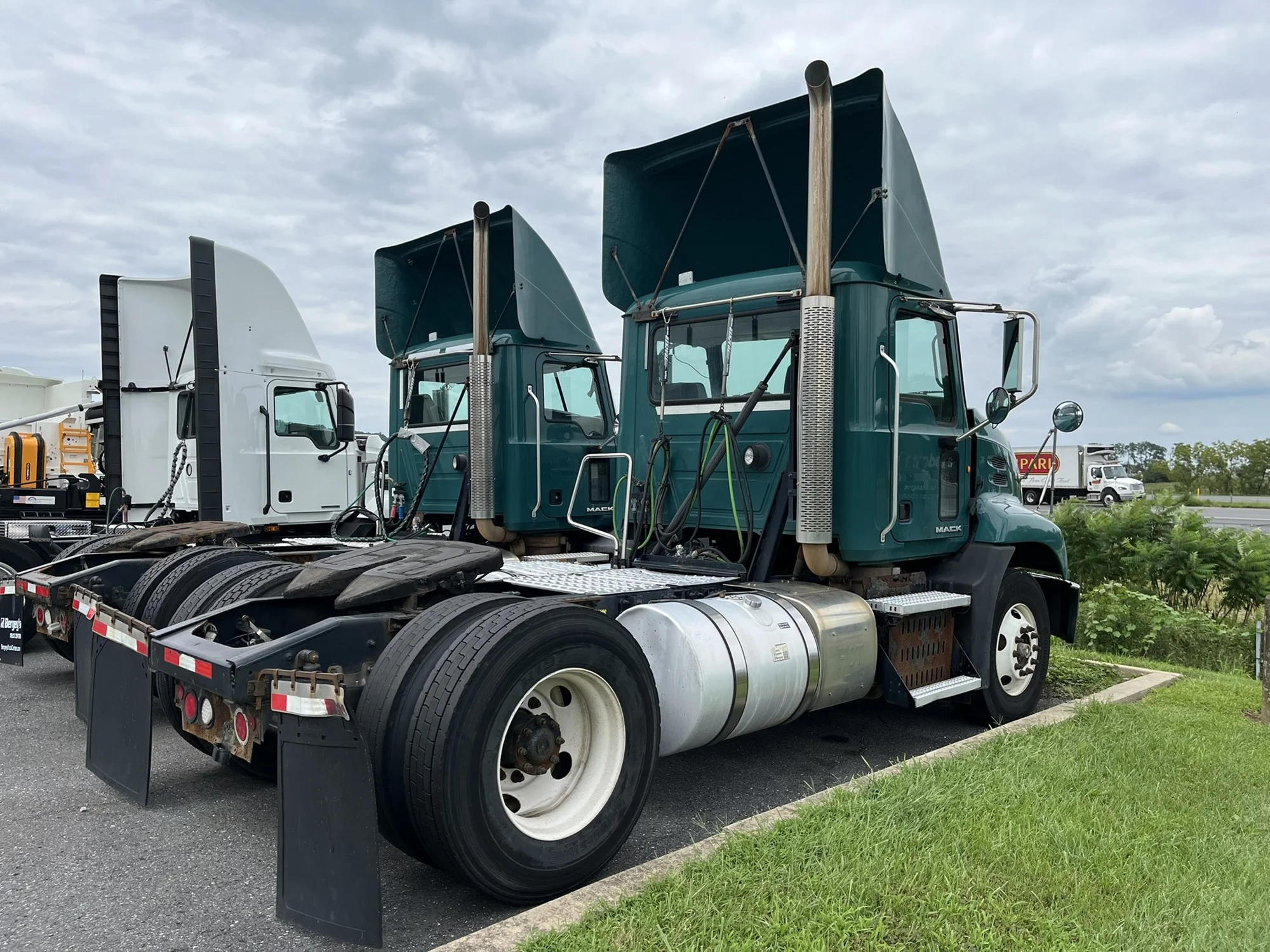 2015 Mack in Ephrata, PA — photo 4