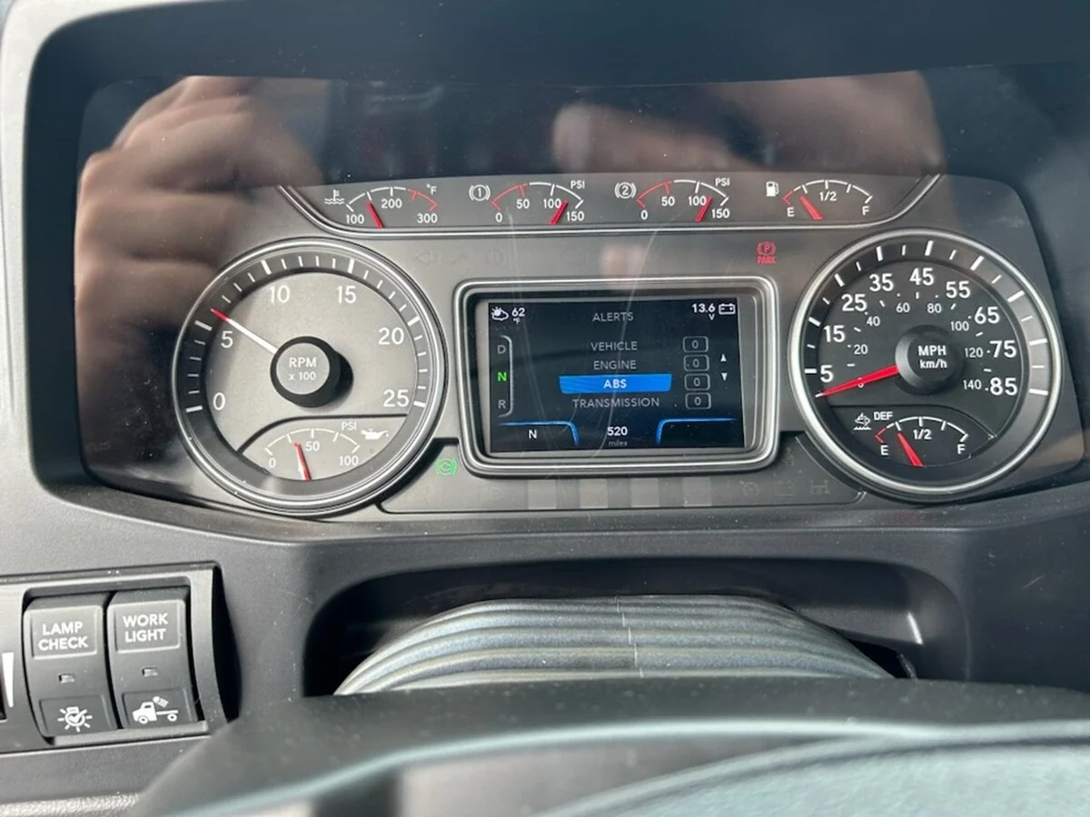 2024 International LT — photo 11