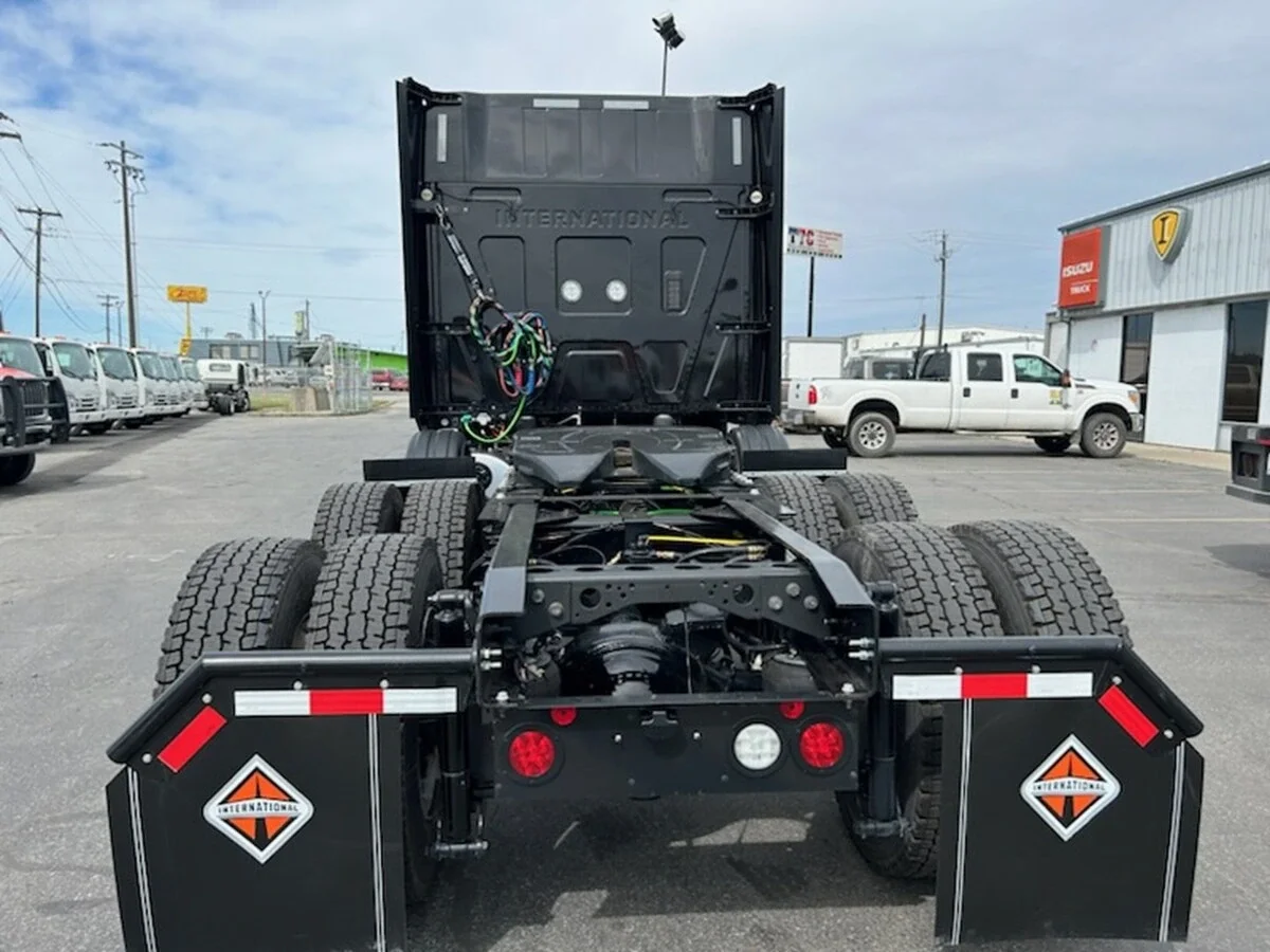 2024 International LT — photo 3