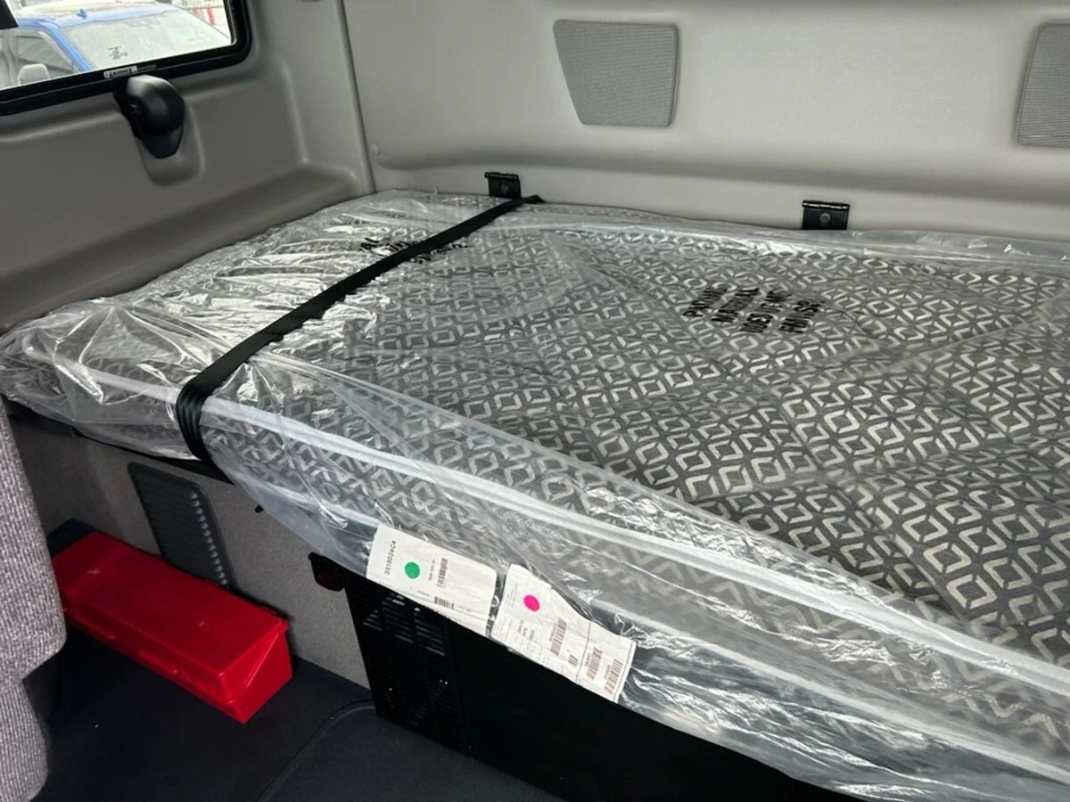 2024 International LT — photo 13
