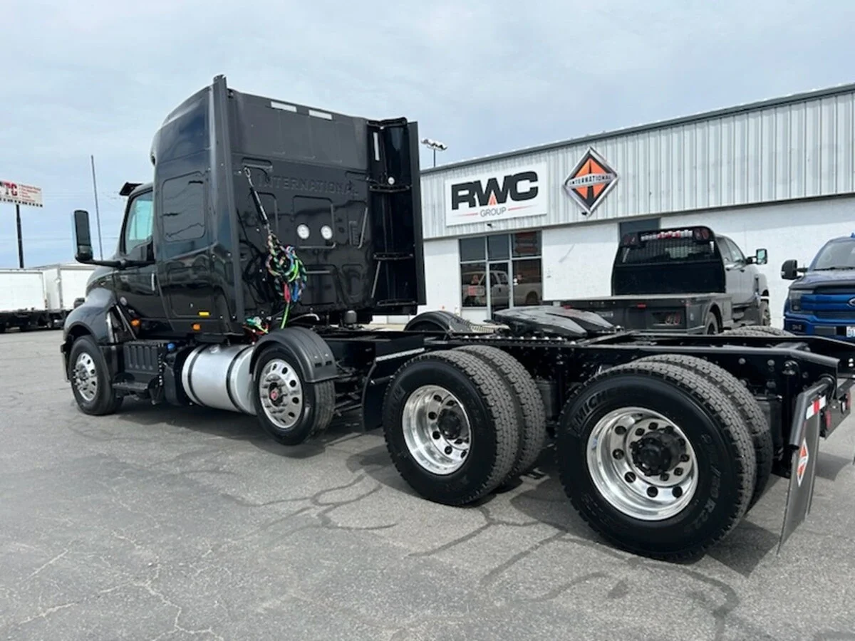 2024 International LT — photo 2