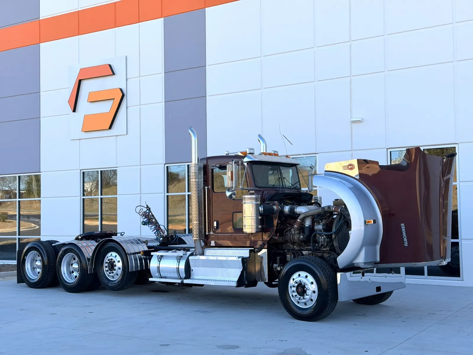 2011 Kenworth W900 - image 9