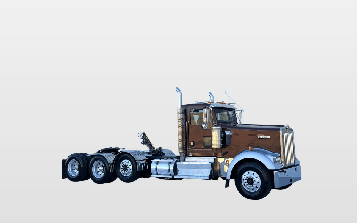 2011 Kenworth W900 - image 1