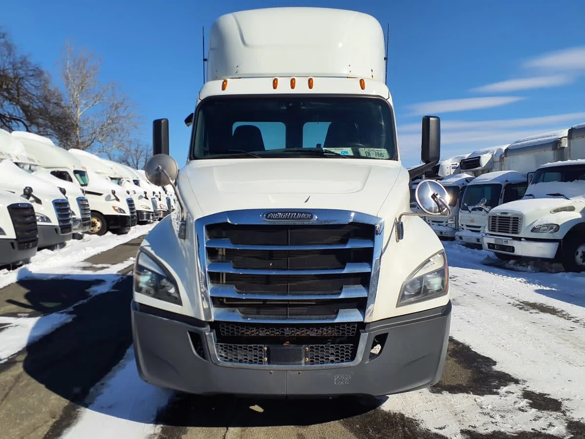 2020 Freightliner Cascadia in Springfield, MA — photo 2