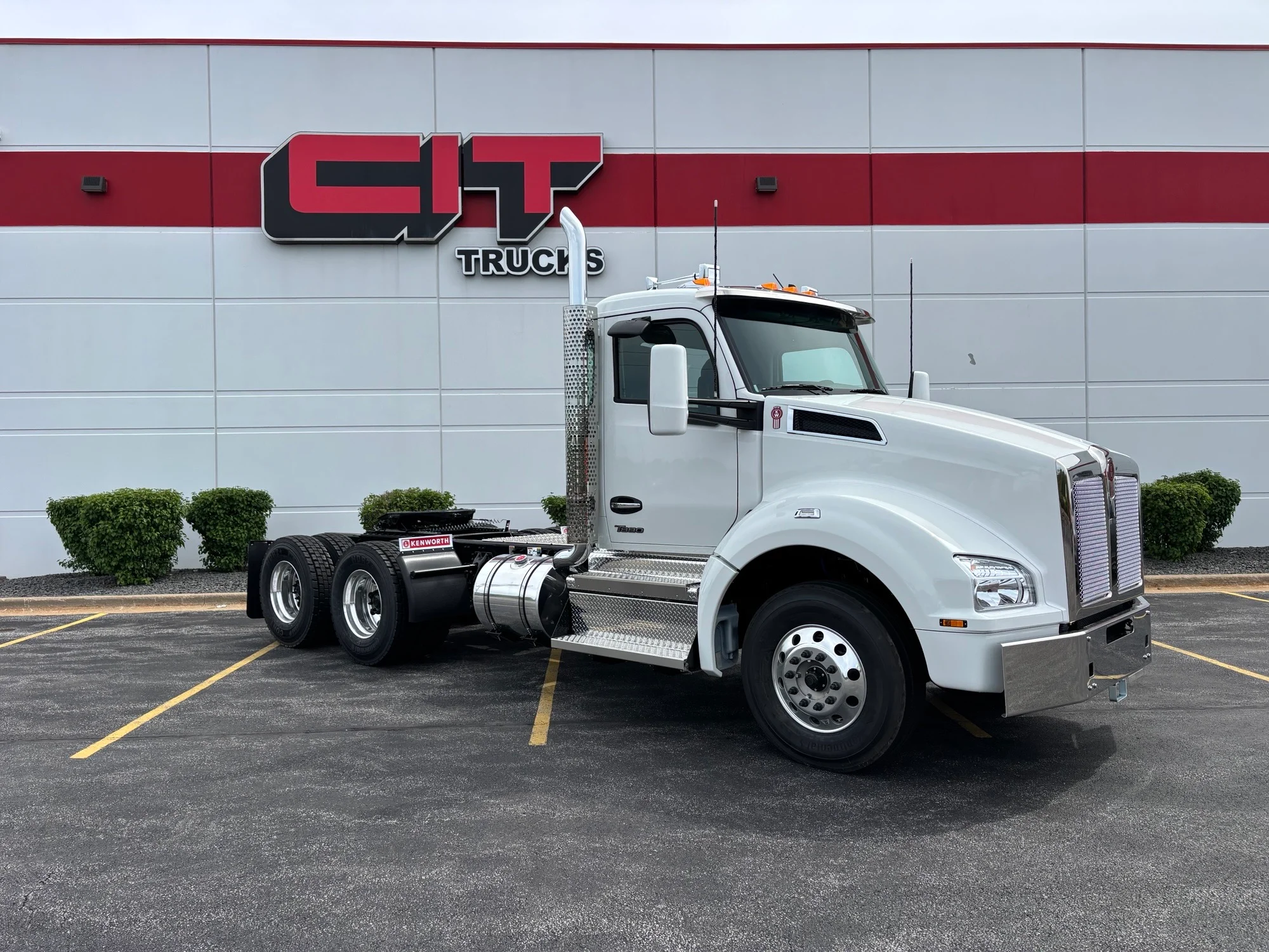 2027 Kenworth T880 in Mokena, IL — photo 3