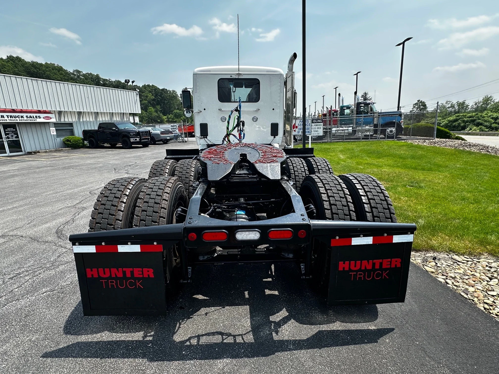 2026 Peterbilt 589 - image 3