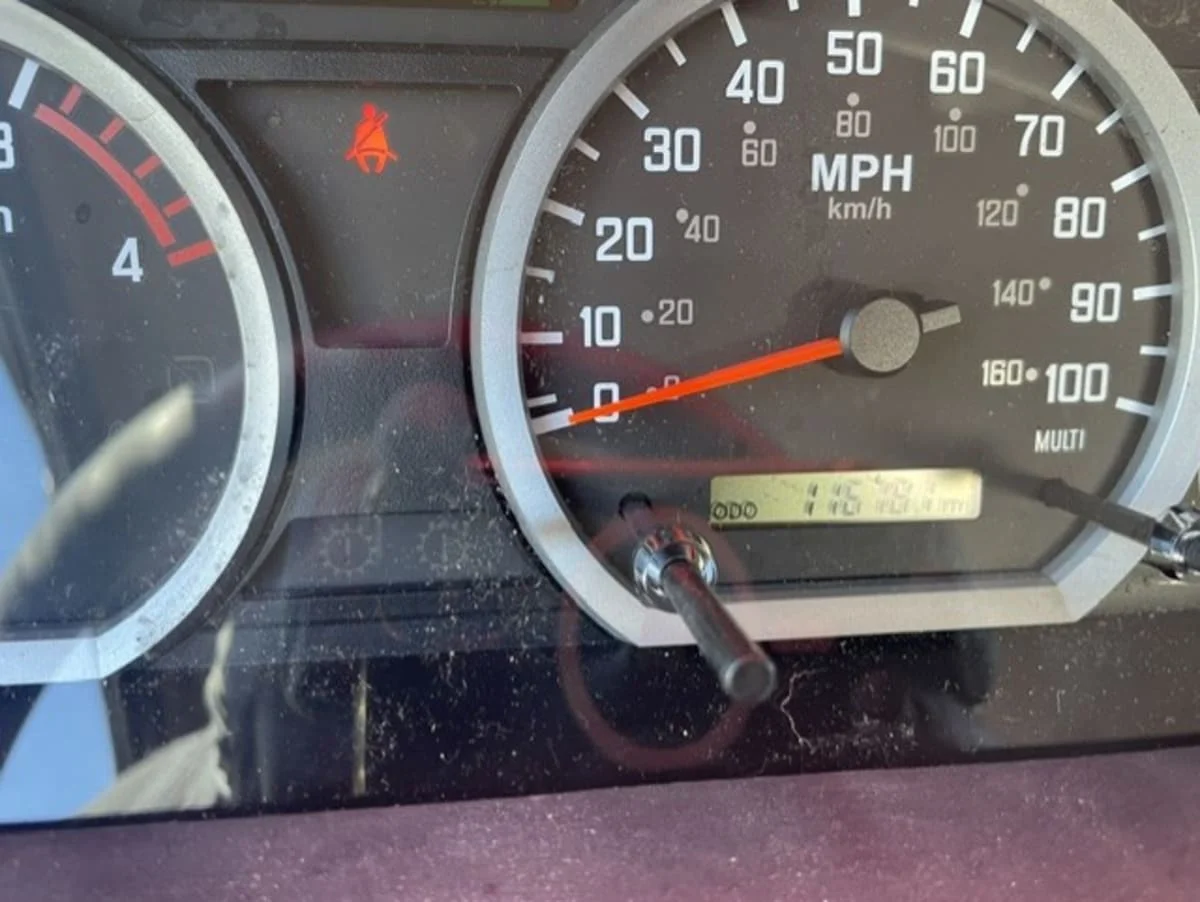 2018 Isuzu NPR - image 10