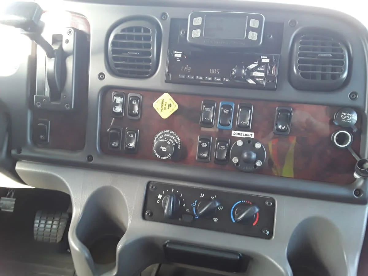 2018 Freightliner M2 106 in Salisbury, MA — photo 11