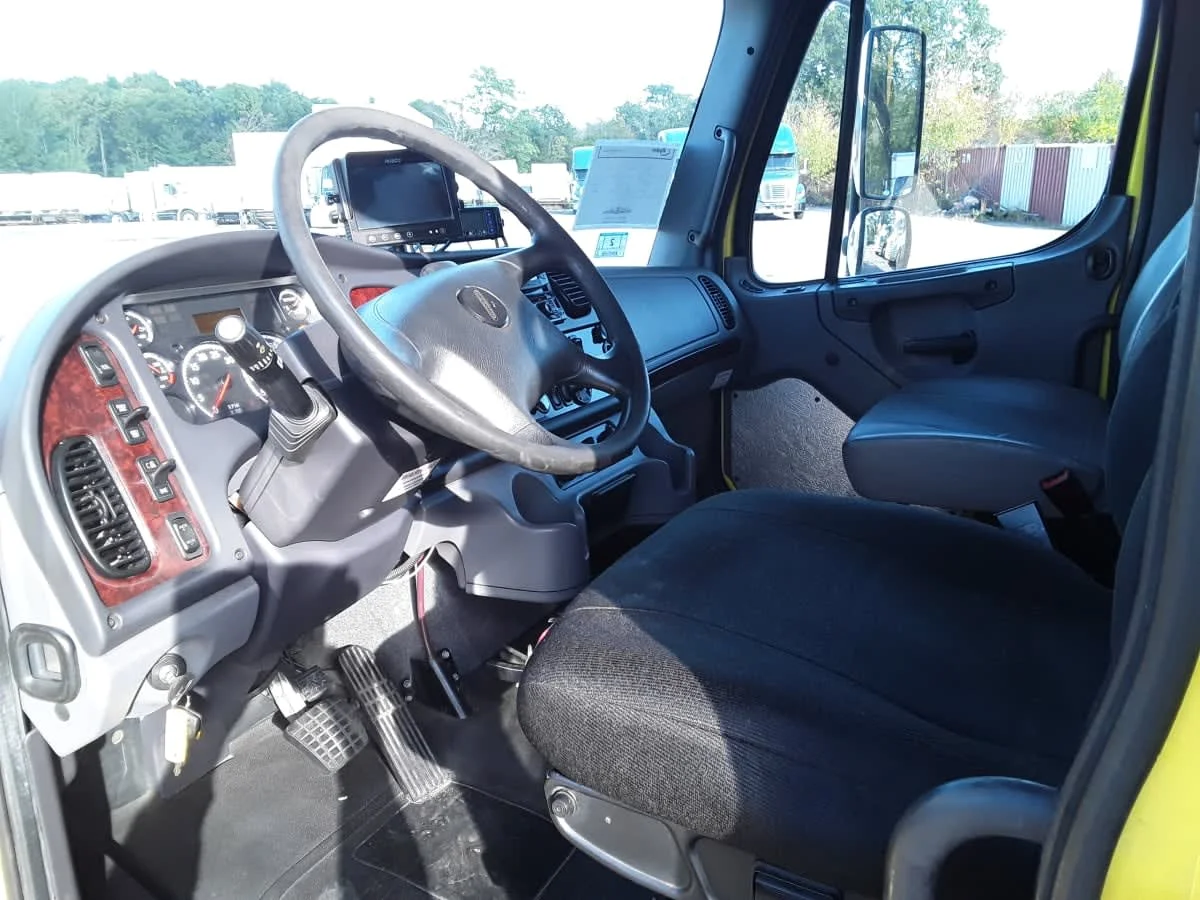2018 Freightliner M2 106 in Salisbury, MA — photo 8
