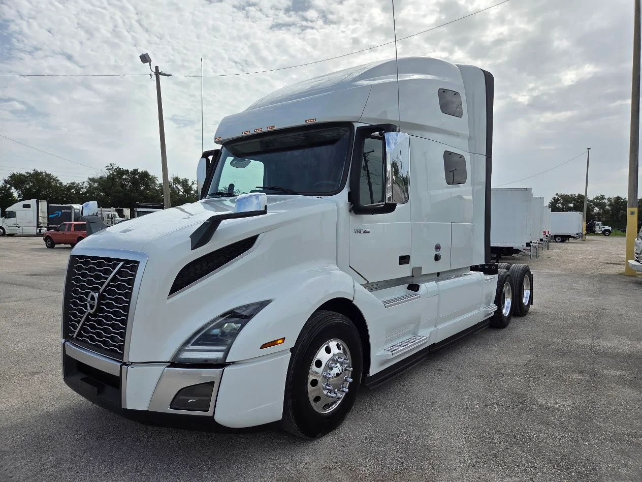 2025 Volvo VNL 760