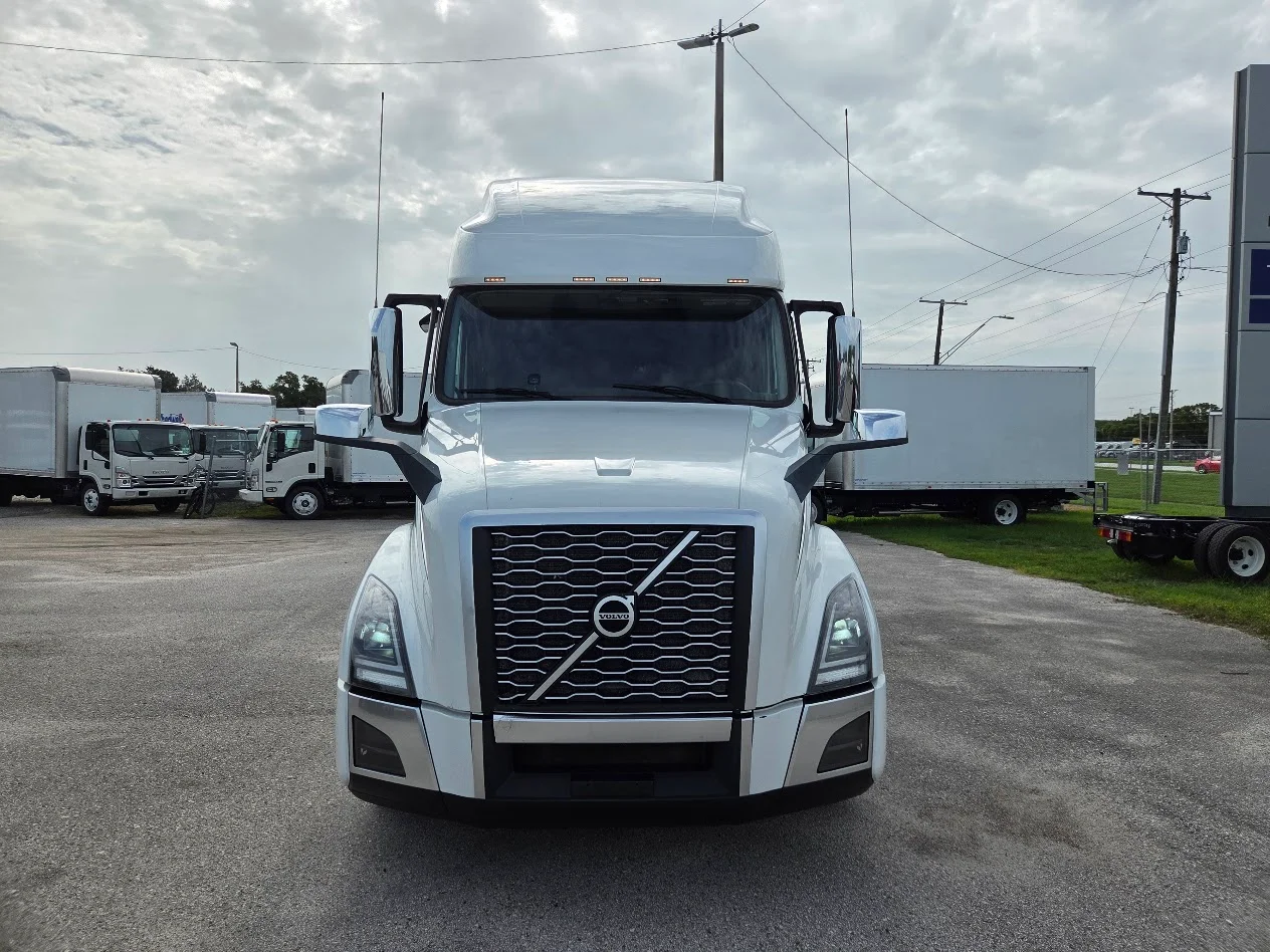 2025 Volvo VNL 760 in Tampa, FL — photo 2