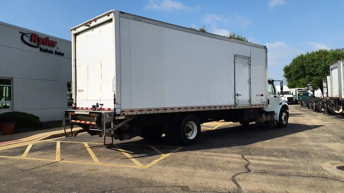 2020 Freightliner M2 106 in Bolingbrook, IL — photo 4