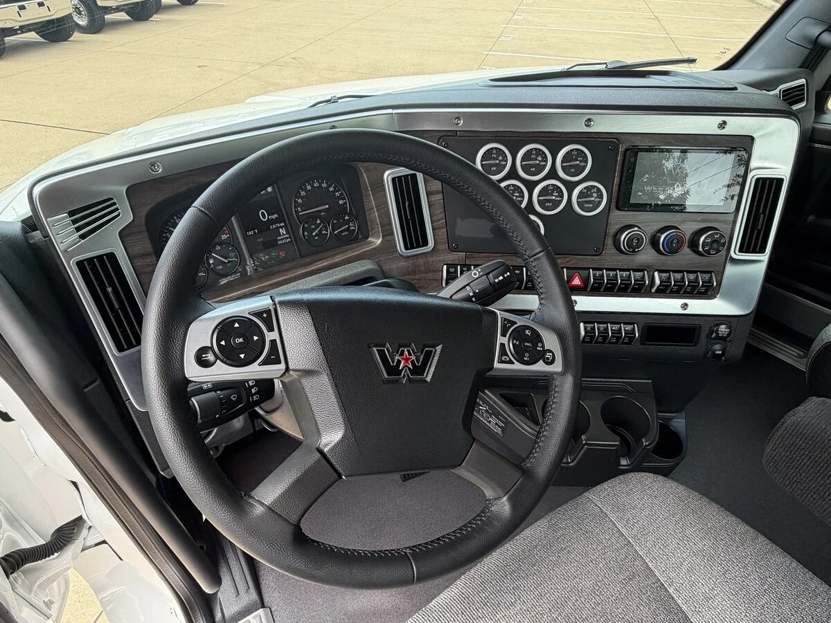 2027 Western Star 49X — photo 10