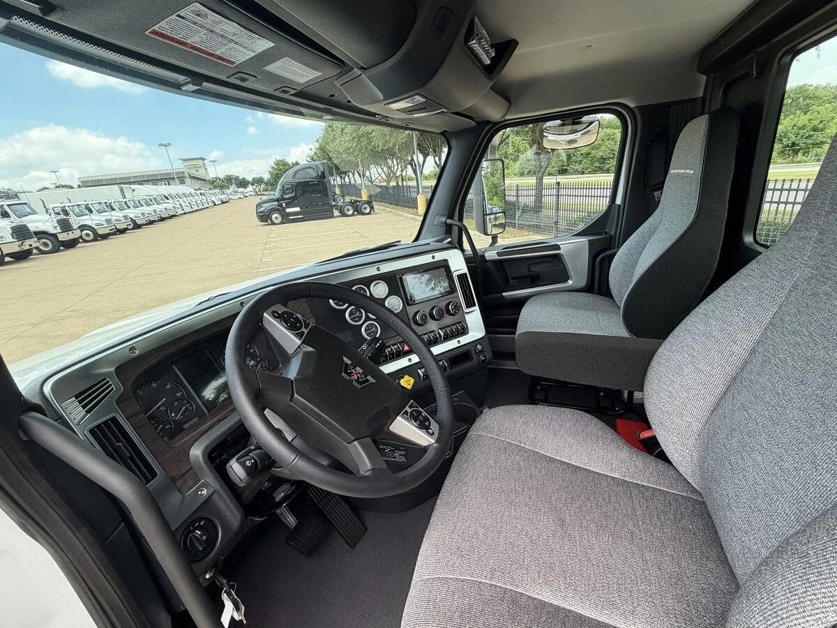 2027 Western Star 49X — photo 9