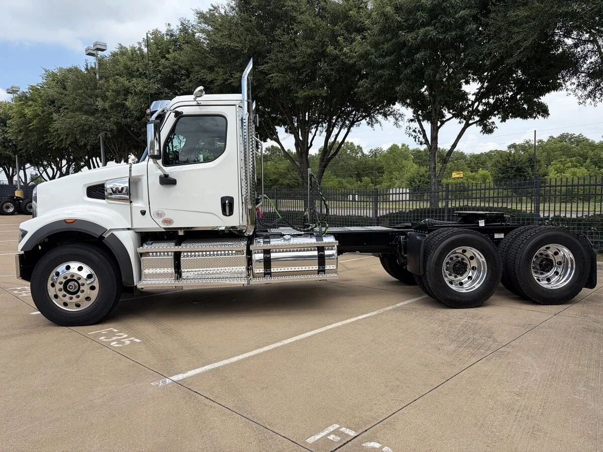 2027 Western Star 49X — photo 2