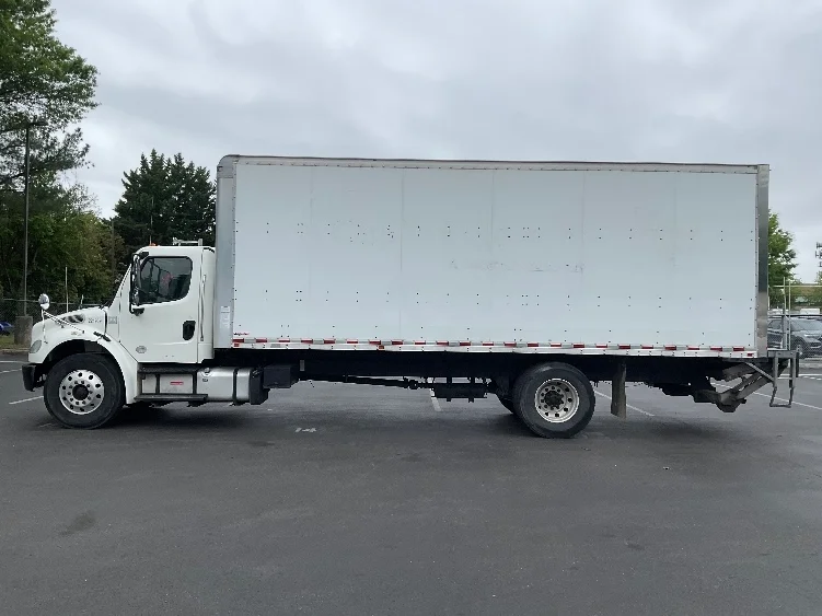 2019 Freightliner eM2 in Capitol Heights, MD — photo 4