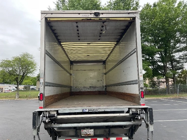 2019 Freightliner eM2 in Capitol Heights, MD — photo 8