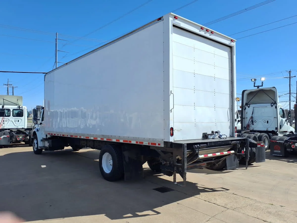 2018 Freightliner M2 106 - image 6
