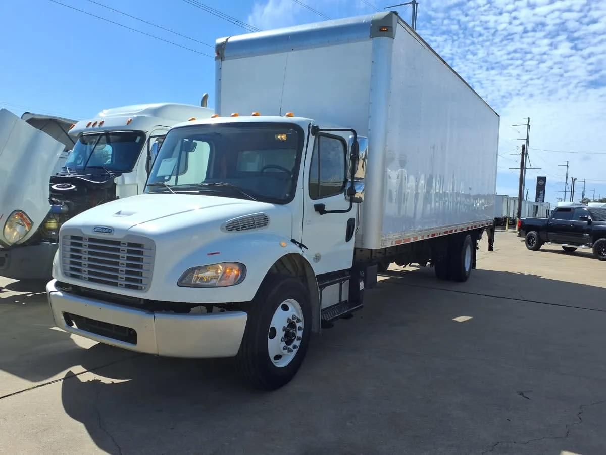 2018 Freightliner M2 106 in Dallas, TX