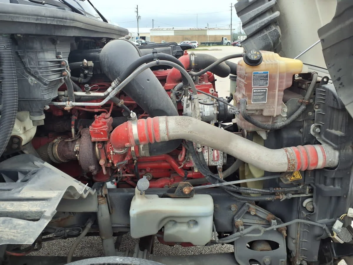 2020 International LT in Cleveland, OH — photo 10