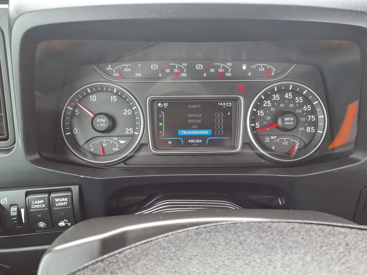 2020 International LT in Cleveland, OH — photo 11