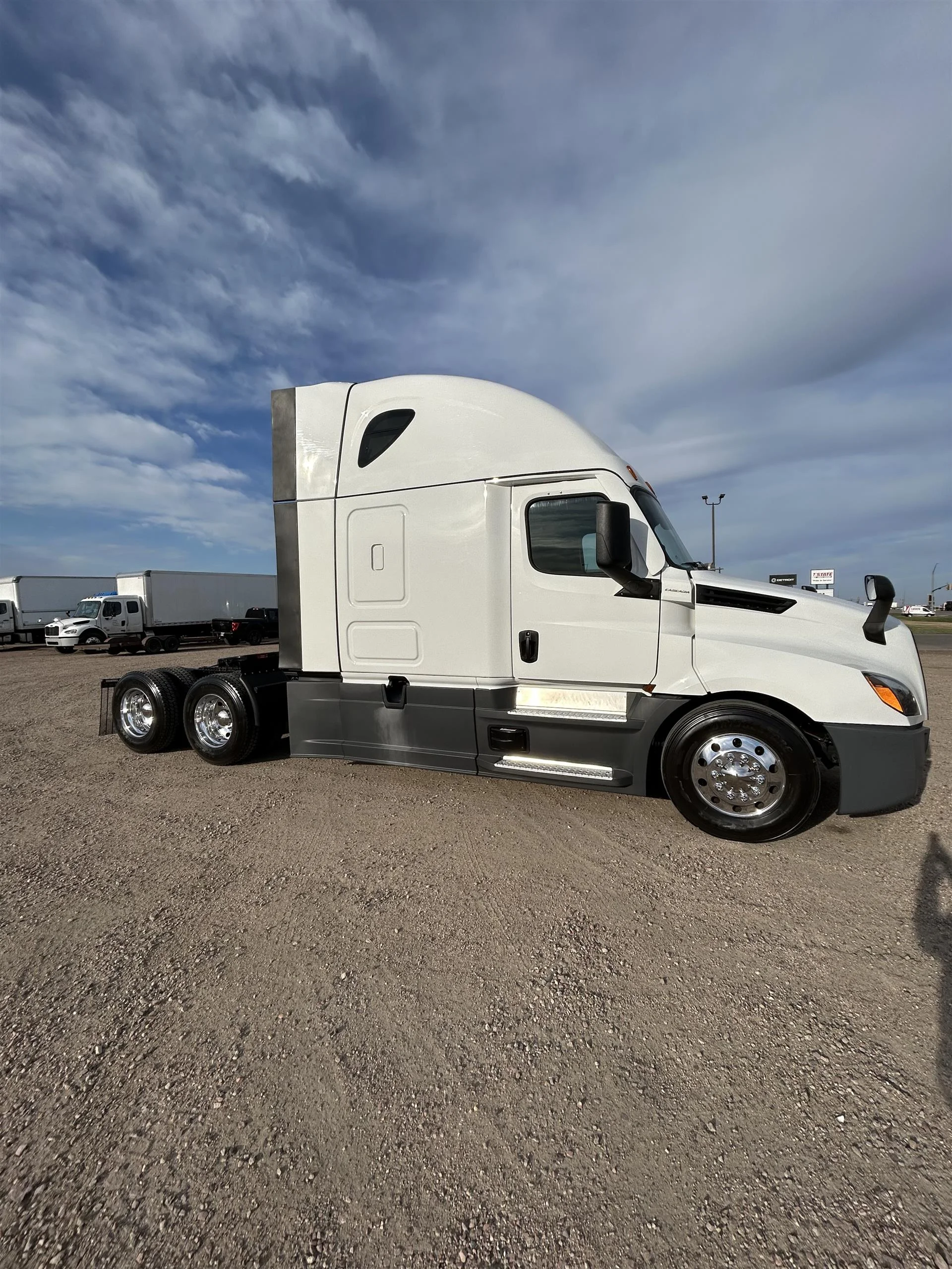 2024 Freightliner Cascadia in Sioux Falls, SD — photo 3