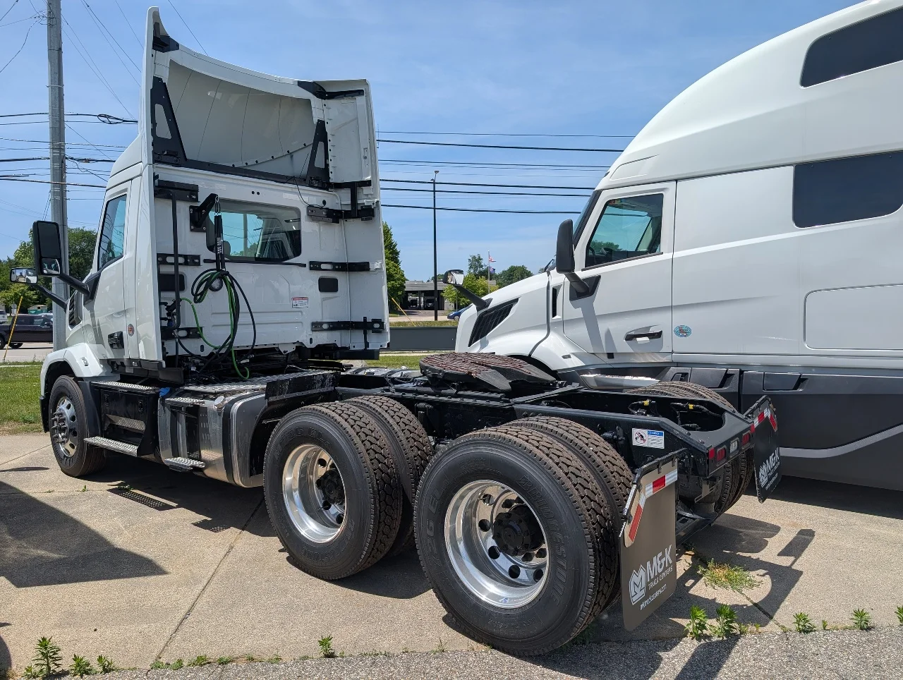 2027 Mack in Flint, MI — photo 4