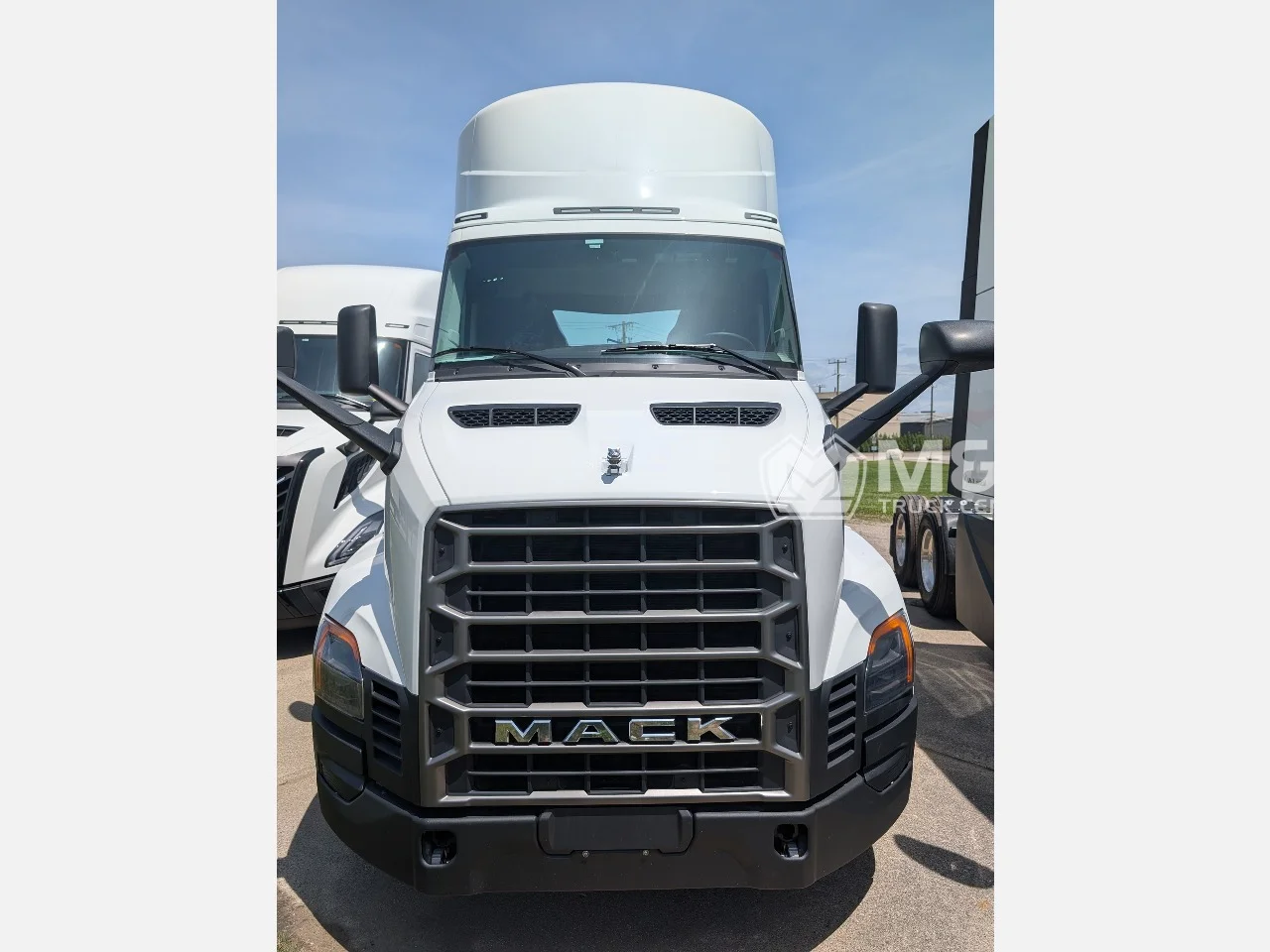 2027 Mack in Flint, MI — photo 2