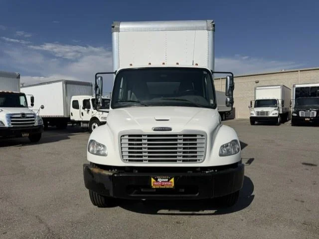 2020 Freightliner M2 106 — photo 3