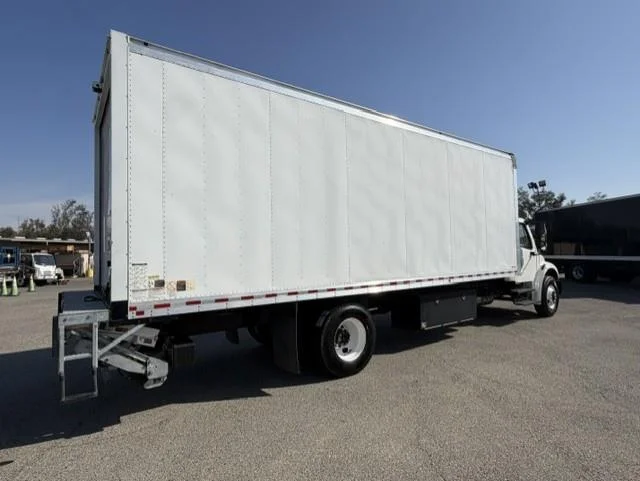 2020 Freightliner M2 106 — photo 5