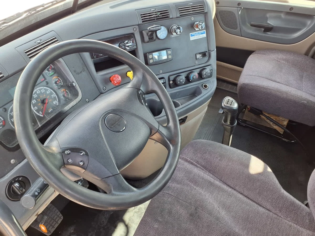 2019 Freightliner Cascadia in Warwick, RI — photo 7