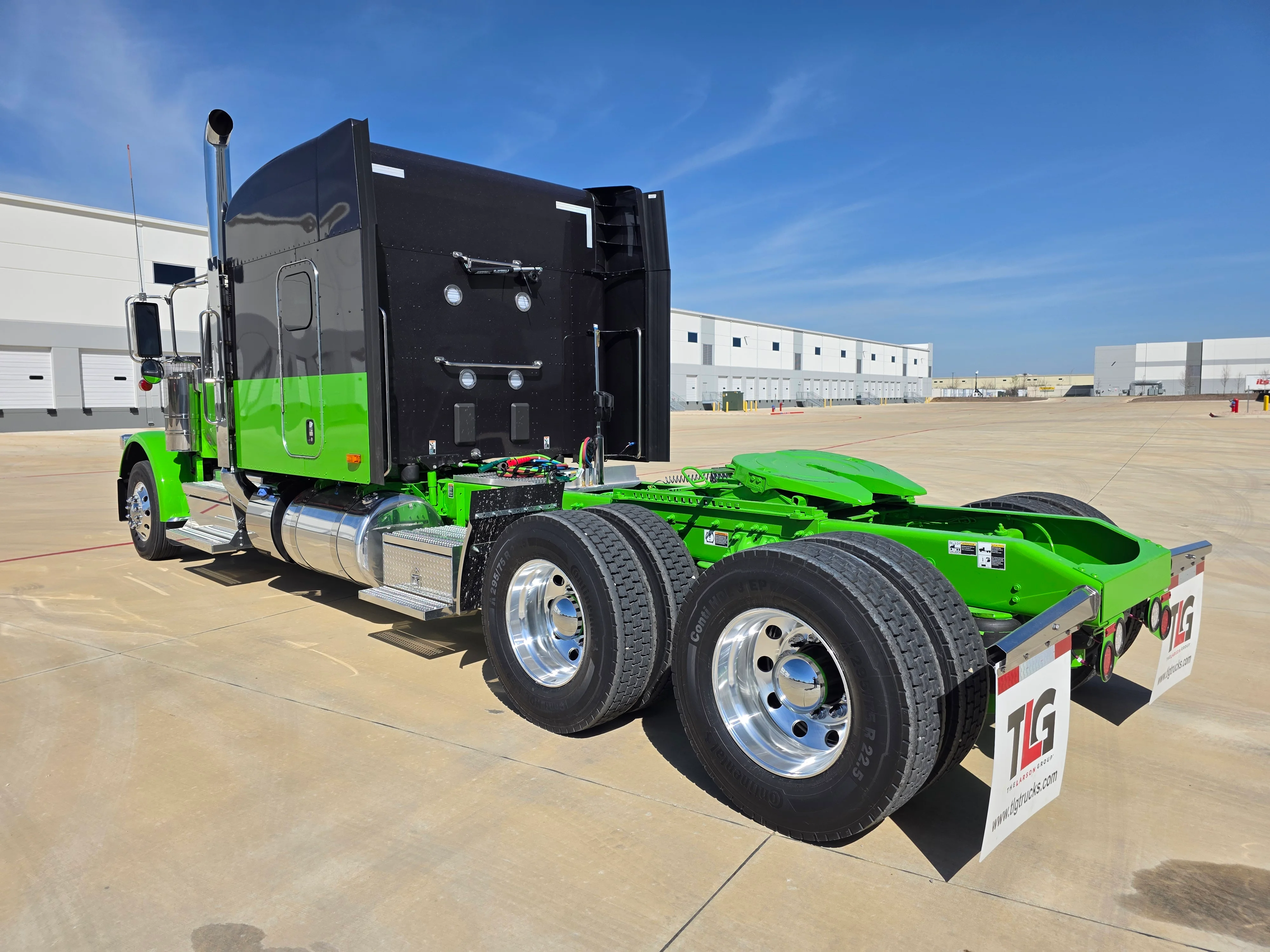 2027 Peterbilt 589 in Cincinnati, OH — photo 3
