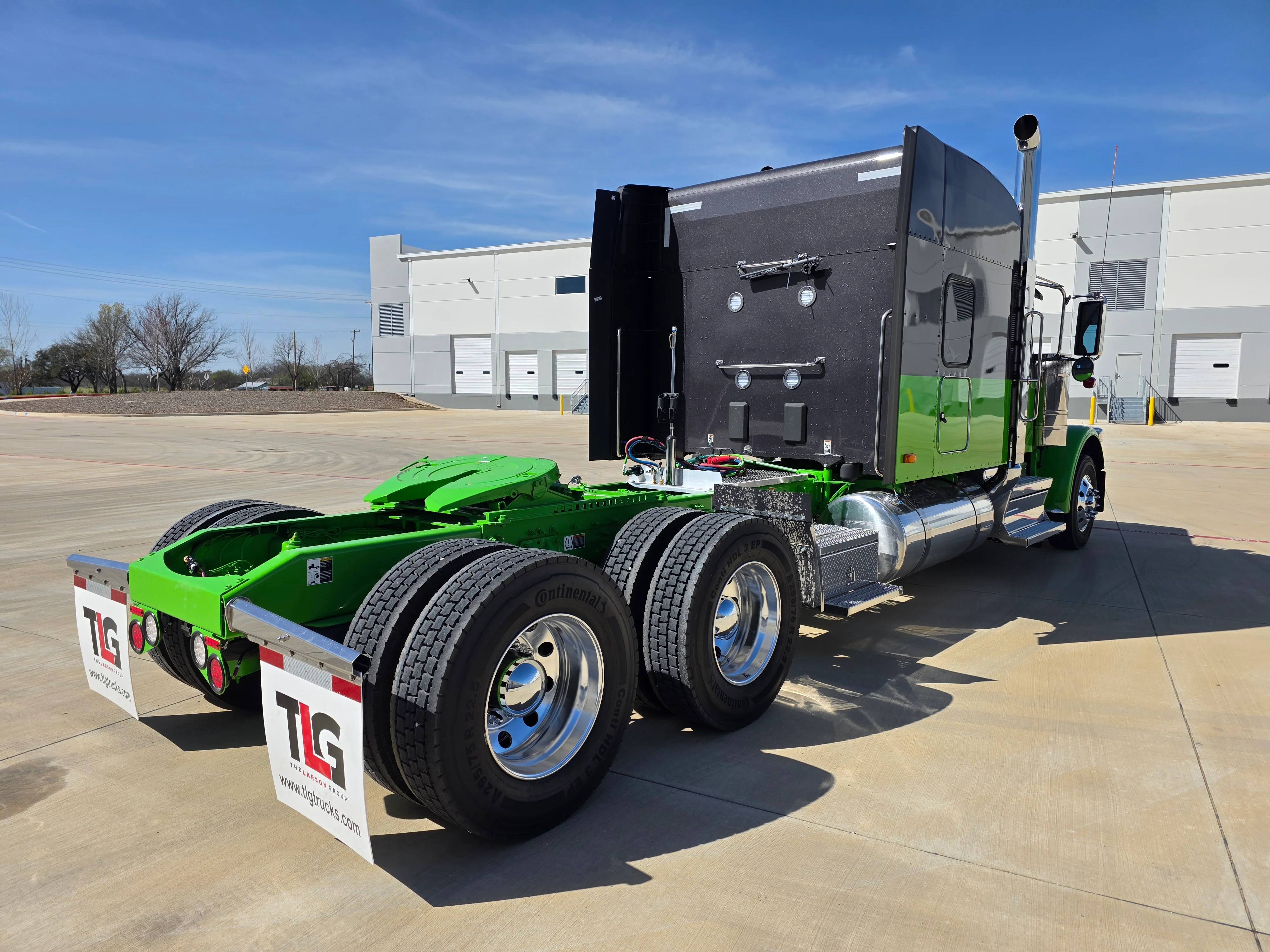2027 Peterbilt 589 in Cincinnati, OH — photo 5